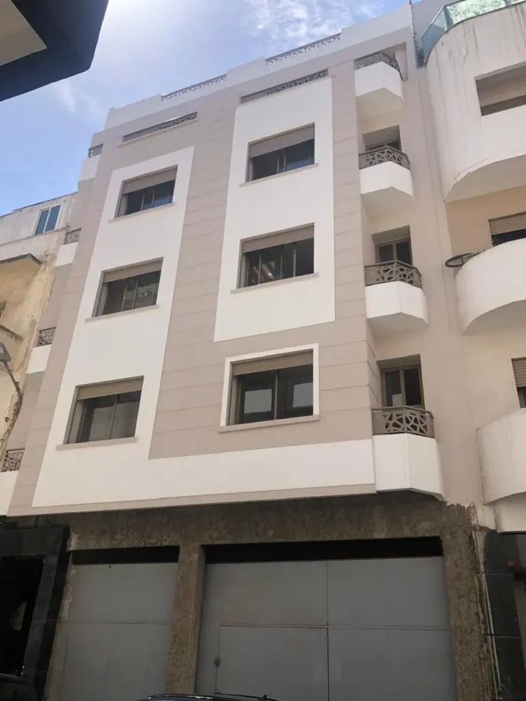 A vendre Immeuble R+5 avec 9 Studios et Magasins à Vendre