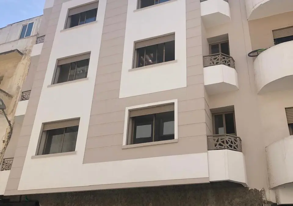 A vendre Immeuble R+5 avec 9 Studios et Magasins à Vendre