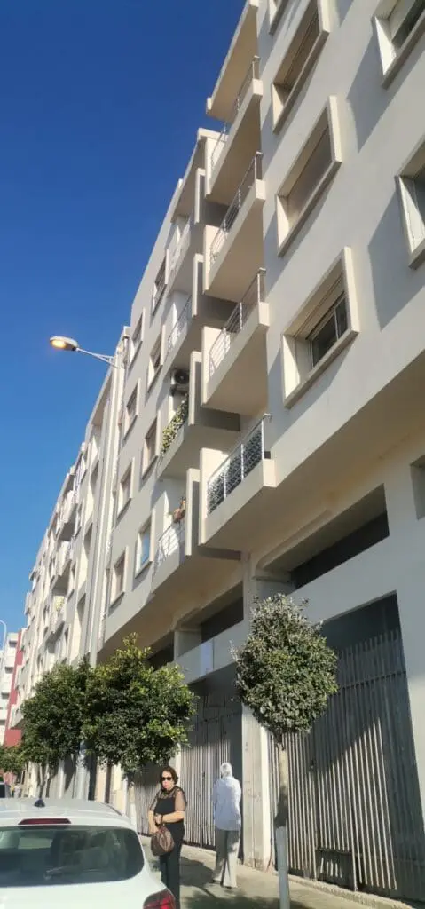 APPARTEMENT HAUT STANDING DE 76m² A VENDRE A QUARTIER IZDIHAR BOUSKOURA
