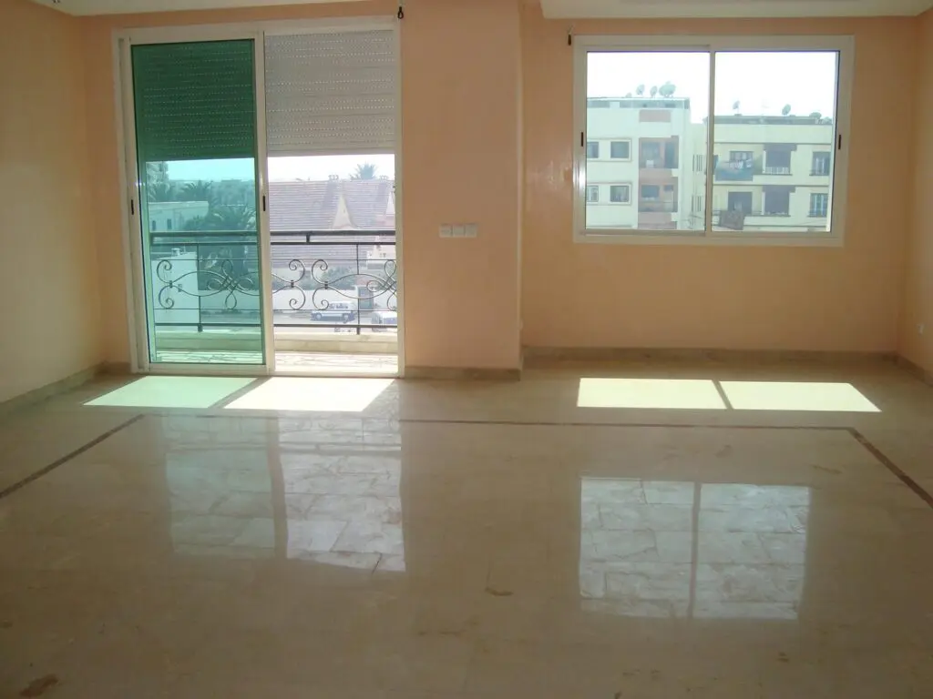 BEL APPARTEMENT A VENDRE A MOHAMMEDIA BD MAURITANUE MOHAMMEDIA