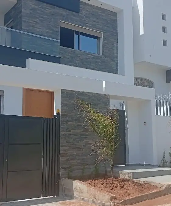 Villa Neuve Haut Standing à Kénitra – Emplacement Idéal à 1 km de la Plage