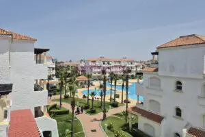 Charmant Appart Balnéaire, Une résidence Fermée avec pisc… – Immohajir Immobilier au Maroc | Appartement Location saisonnière à Sidi Rahal (photo 19)