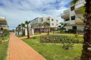 Location des Vacances Appart Balnéaire Accès direct à la … – Immohajir Immobilier au Maroc | Appartement Location saisonnière à Sidi Rahal (photo 5)