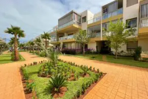 Location des Vacances Appart Balnéaire Accès direct à la … – Immohajir Immobilier au Maroc | Appartement Location saisonnière à Sidi Rahal (photo 2)