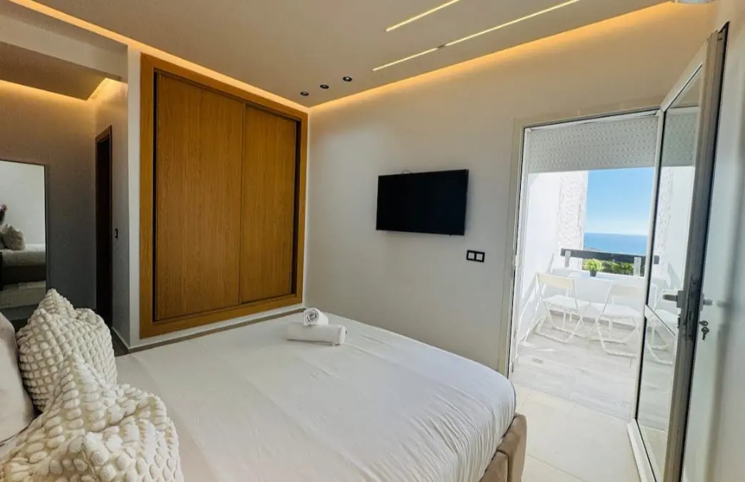 Bel appartement à louer vue sur mer avec piscine À assilah