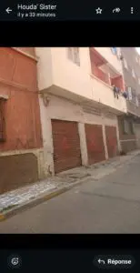 Une opportunité en or R+2 avec 3 magasins À vendre – Immohajir Immobilier au Maroc | Commerce À vendre à Maroc (photo 1)