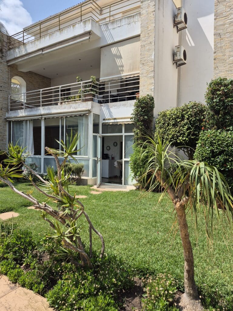 Appartement Location des Vacances au RDC et Accès Direct à la plage