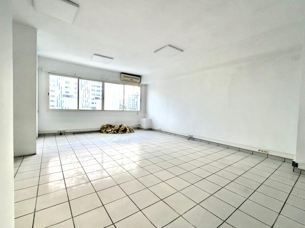 Bureau À louer sur Abdlemoumen Casa136m² avec parking